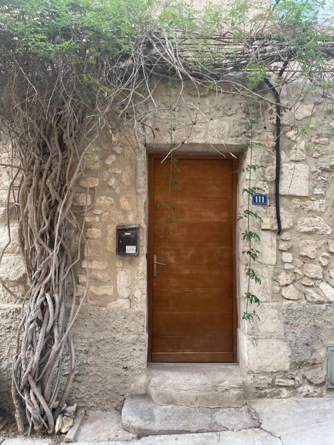 Maison De Village Pernes-les-Fontaines Exteriér fotografie